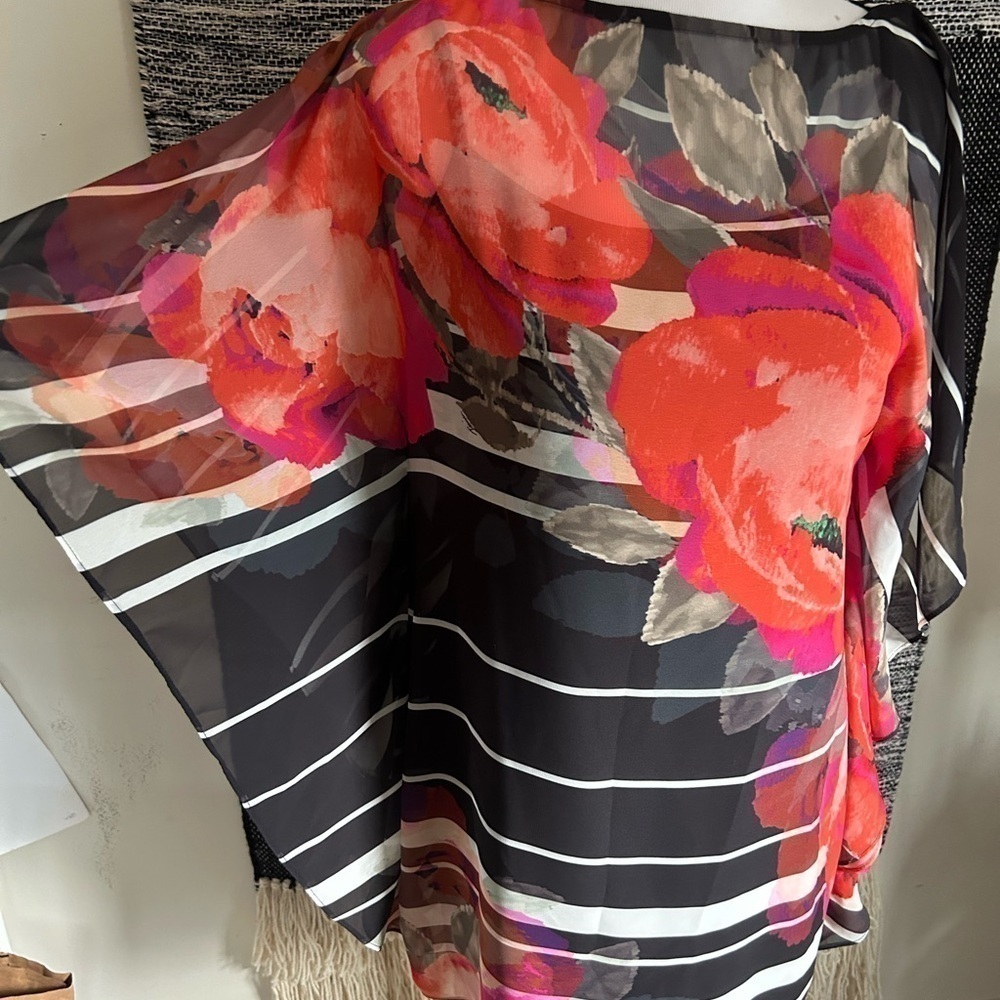 Trina Turk floral cover up size 0 - Picture 3 of 6